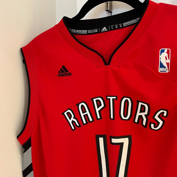 Toronto raptors jersey OPEN TO ALL OFFERS - Picture 2 of 5